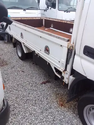 Toyota Dyna 2016 Silver