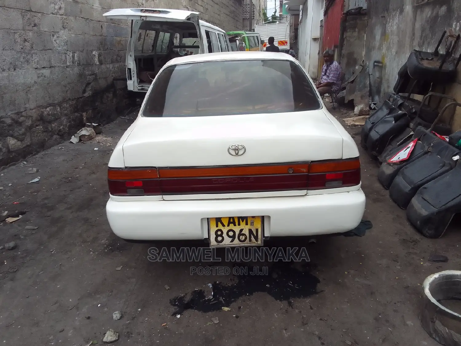 Toyota Corolla 2000 White