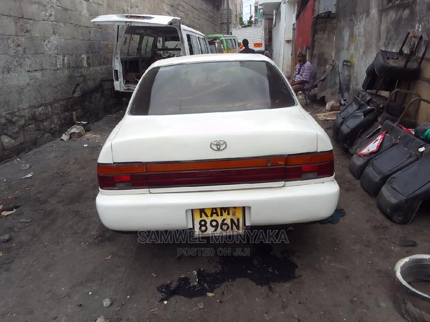 Toyota Corolla 2000 White - thumbnail 3