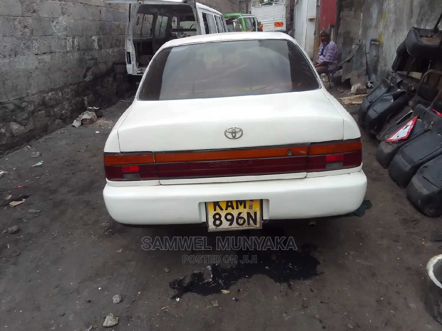 Toyota Corolla 2000 White