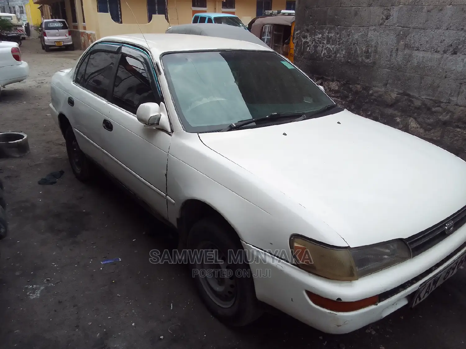 Toyota Corolla 2000 White