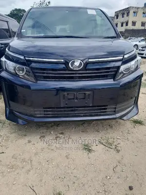 Toyota Esquire 1.8 FWD Hybrid (7 seater) 2016 Blue