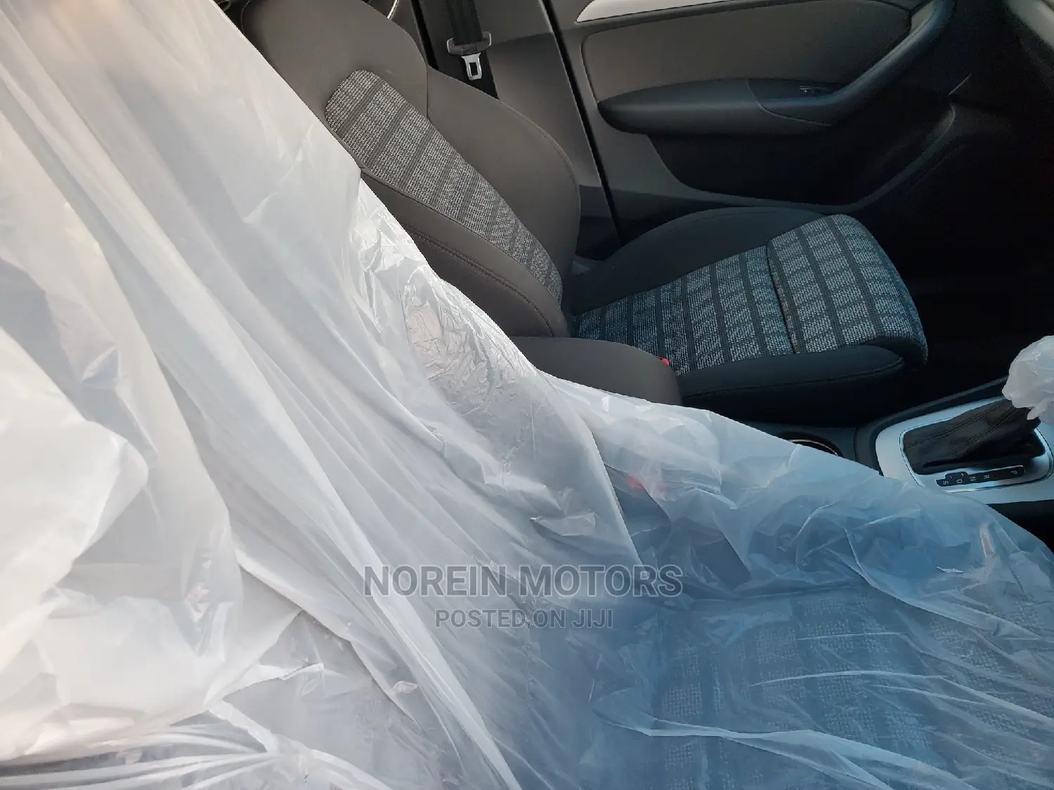 Audi Q3 2016 Off white