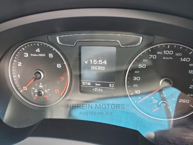 Audi Q3 2016 Off white - thumbnail 4