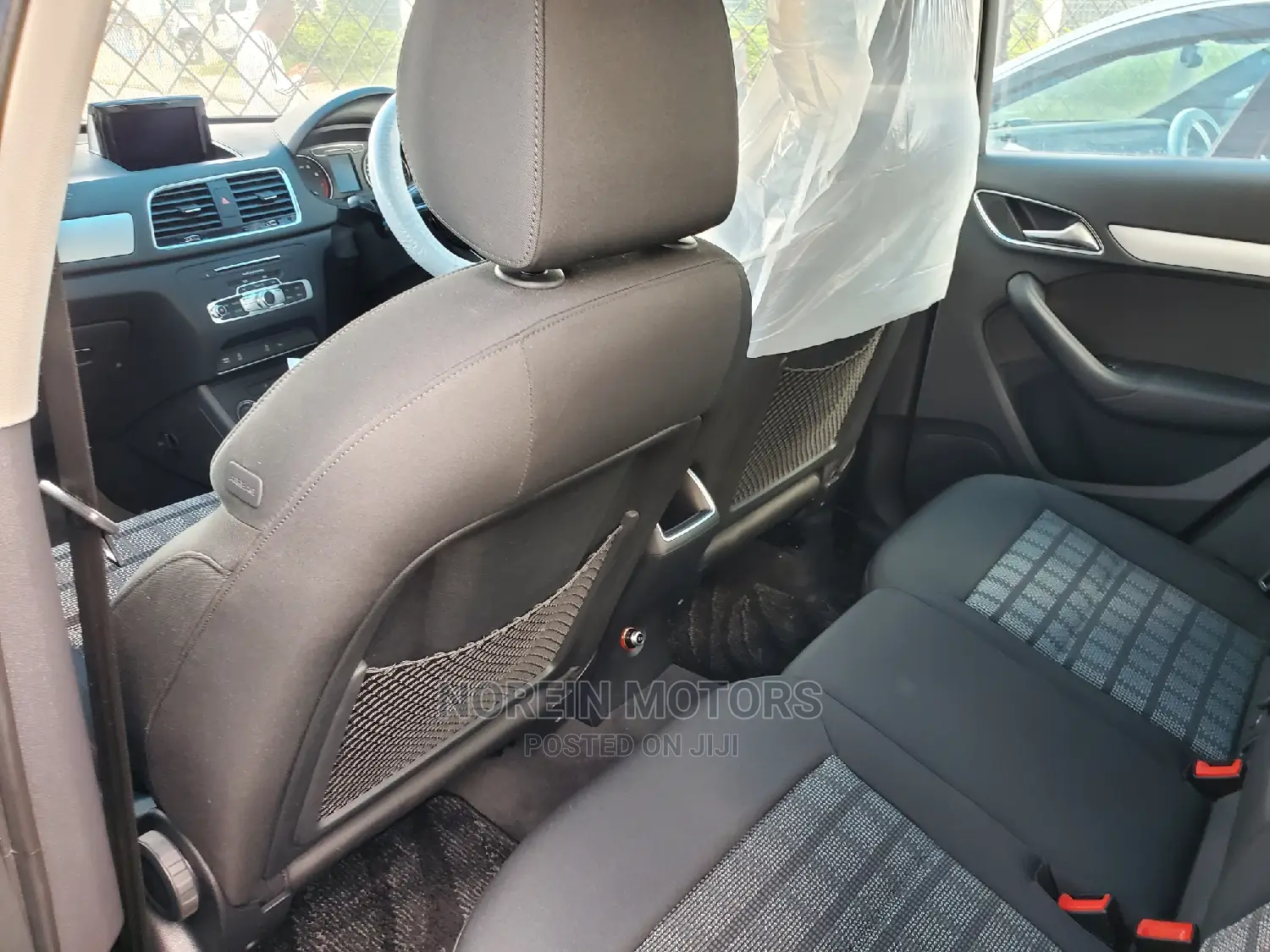 Audi Q3 2016 Off white