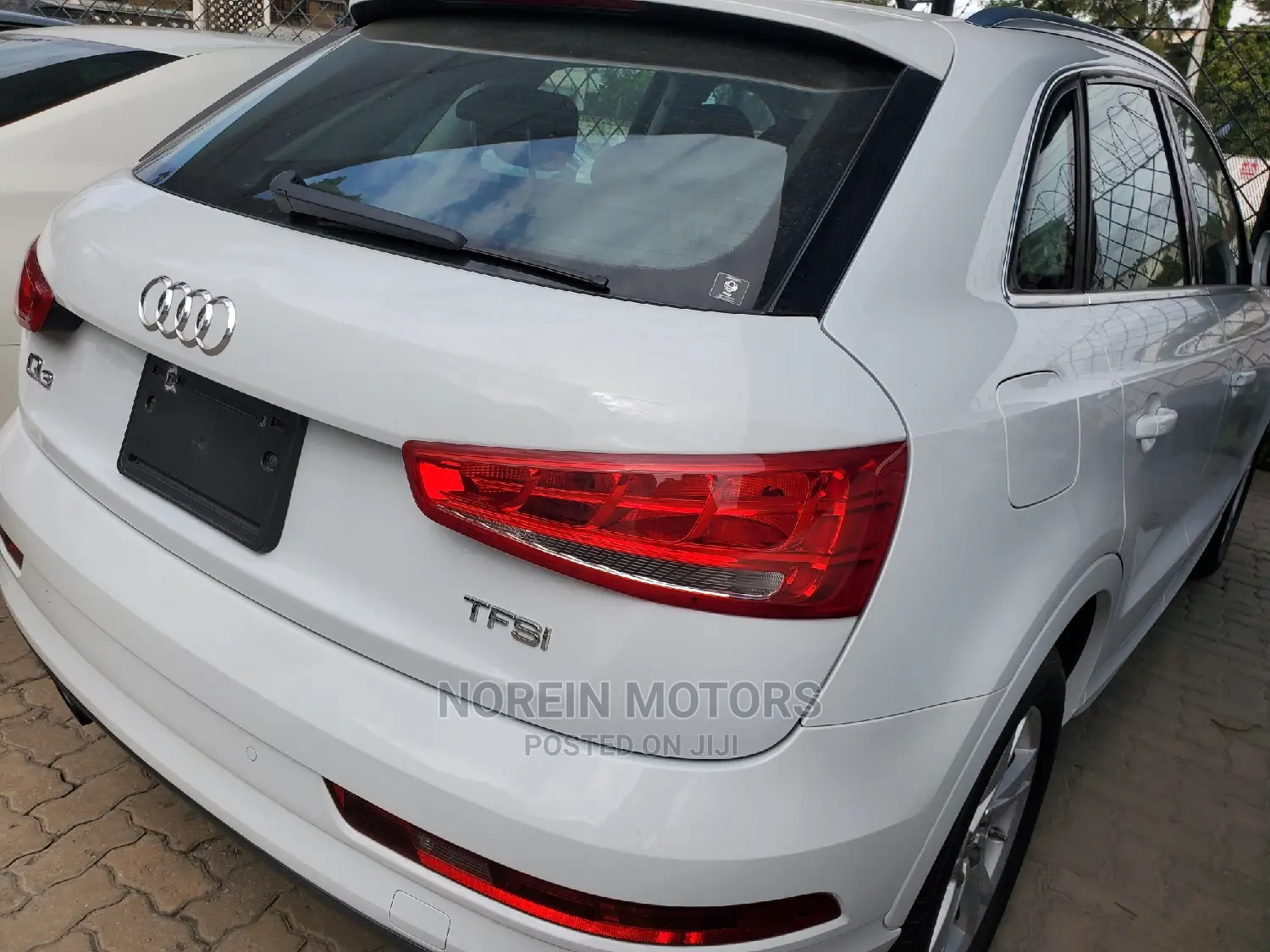 Audi Q3 2016 Off white