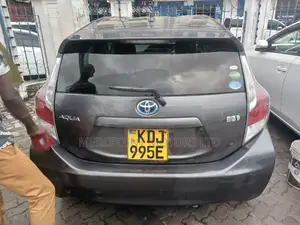 Toyota Aqua 2015 Gray