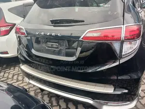 Honda Vezel 1.5 Hybrid 2WD 2017 Black