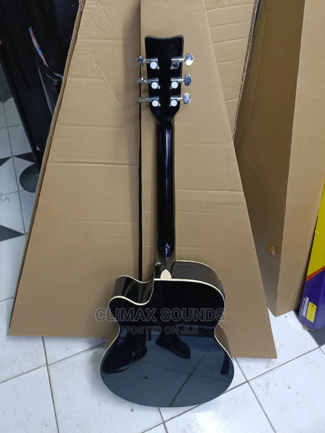 Semi Acoustic Guitar 40