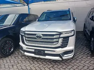 New Toyota Land Cruiser Prado 2022 White