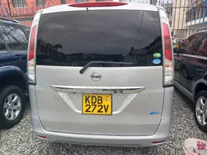 Nissan Serena 2014 Silver