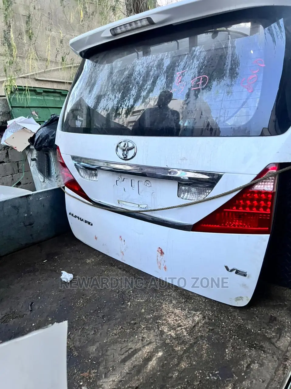 Alphard New Model Tailgate.