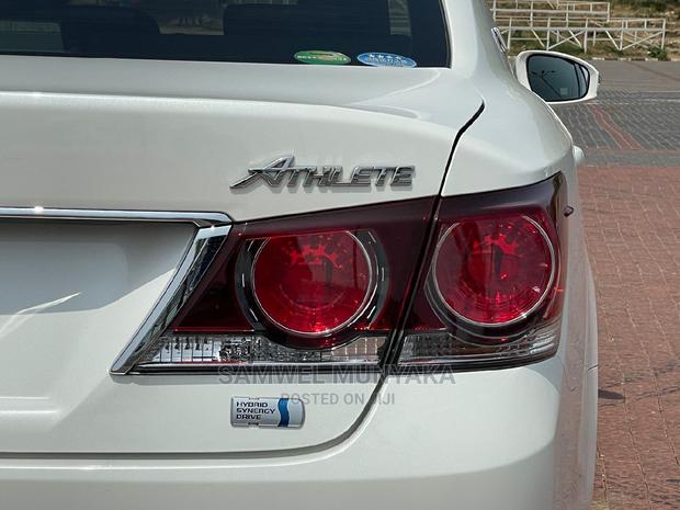 Toyota Crown 2015 Silver - thumbnail 4