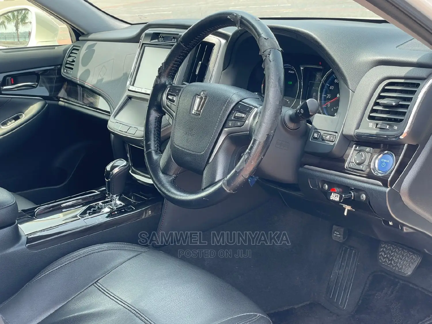 Toyota Crown 2015 Silver