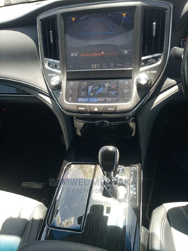 Toyota Crown 2015 Silver - thumbnail 14