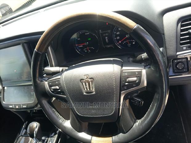 Toyota Crown 2015 Silver - thumbnail 16