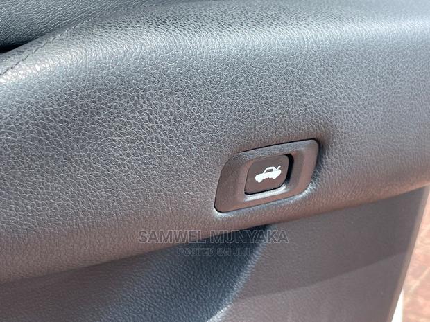 Toyota Crown 2015 Silver - thumbnail 19