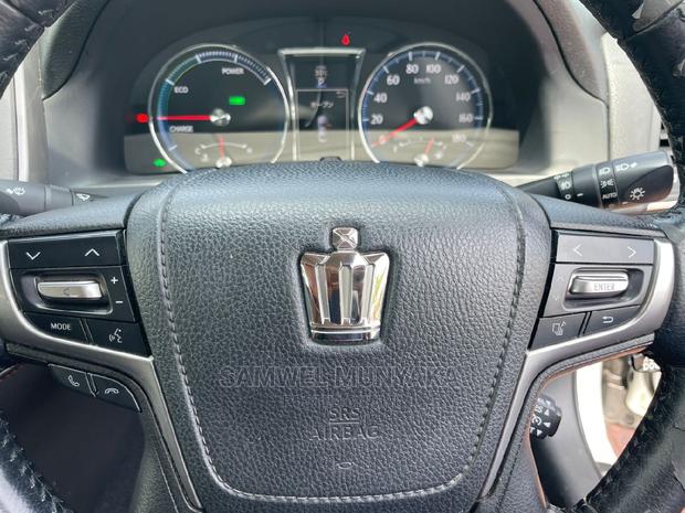 Toyota Crown 2015 Silver - thumbnail 20