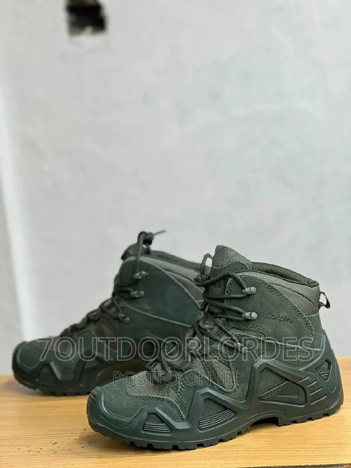 Low Cut Boots