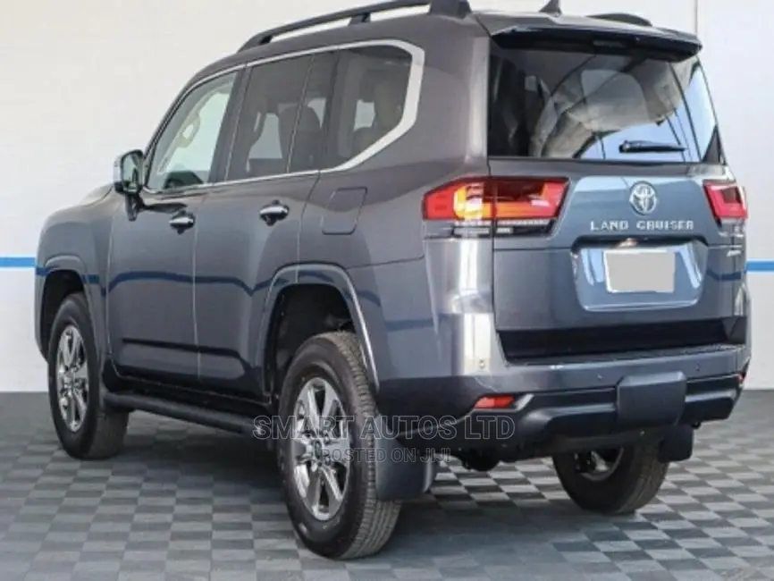 New Toyota Land Cruiser 2022 Gray