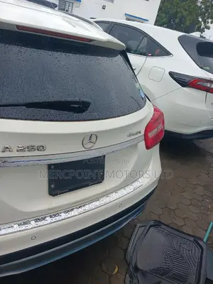 Mercedes-Benz GLA 250 SV Premium 2014 White
