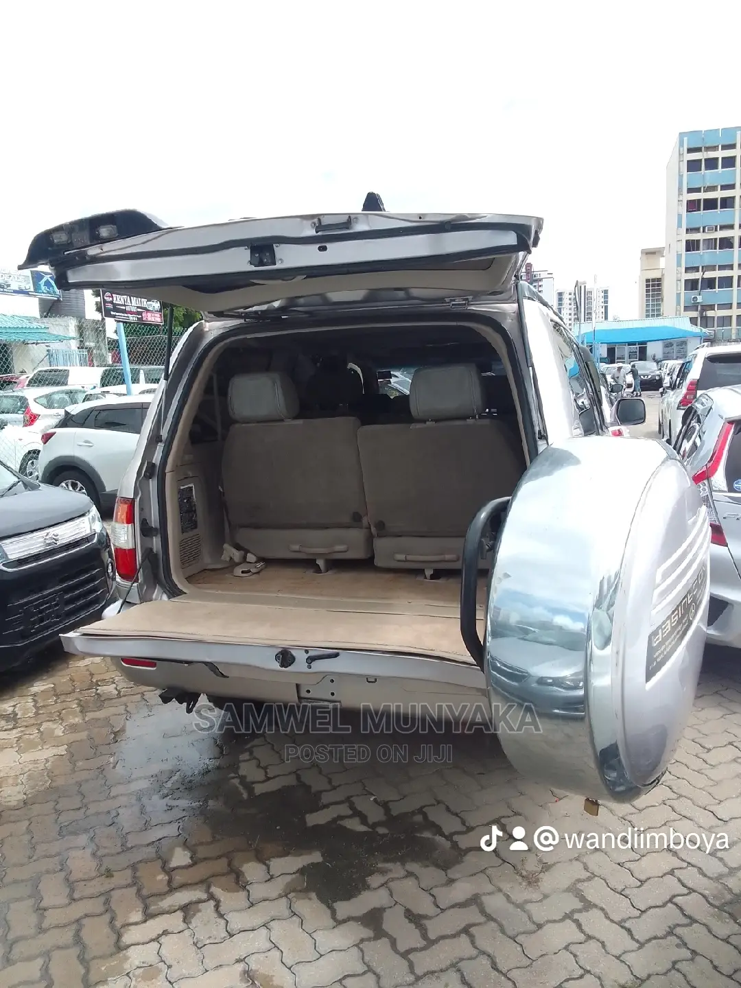Toyota Land Cruiser HDJ 100 2002 Silver