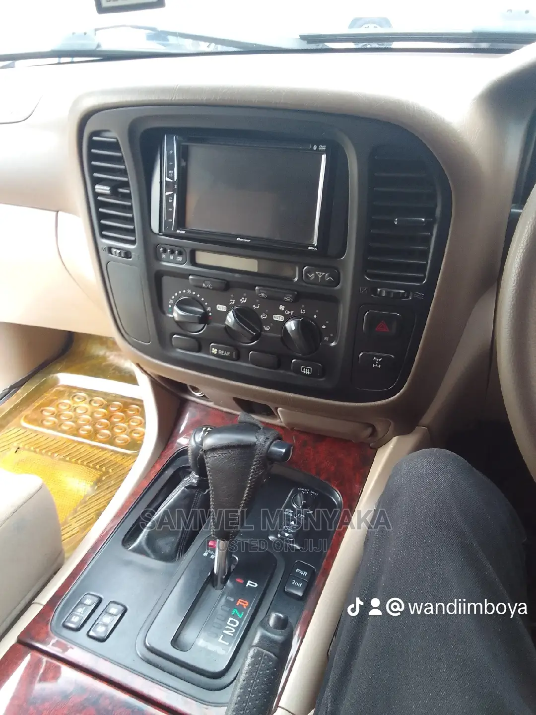 Toyota Land Cruiser HDJ 100 2002 Silver
