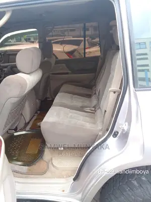 Toyota Land Cruiser HDJ 100 2002 Silver