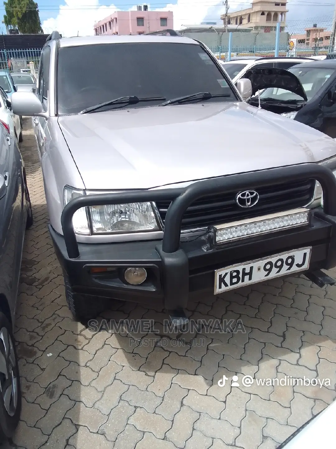 Toyota Land Cruiser HDJ 100 2002 Silver
