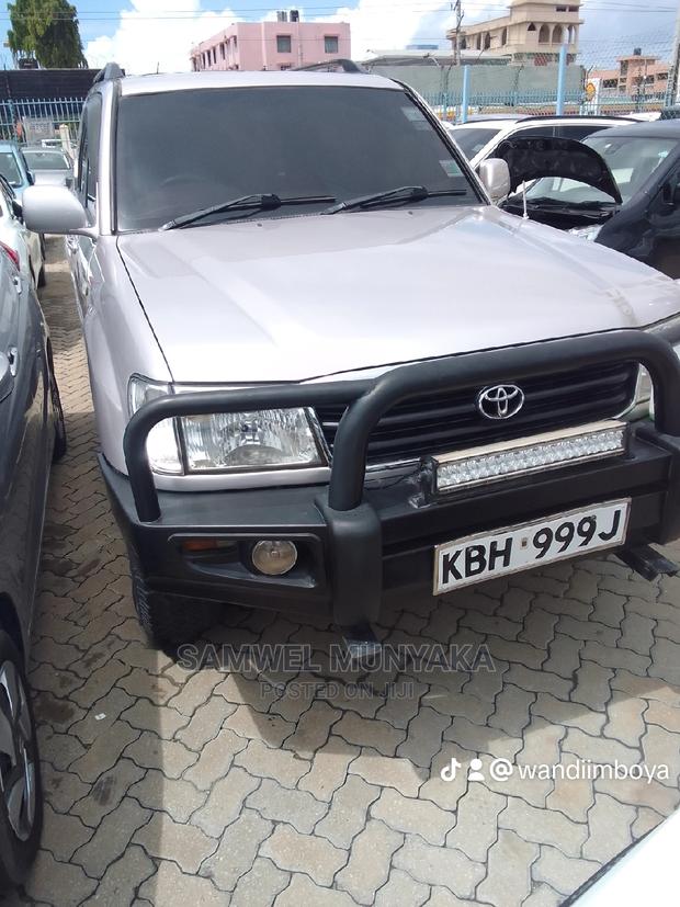 Toyota Land Cruiser HDJ 100 2002 Silver