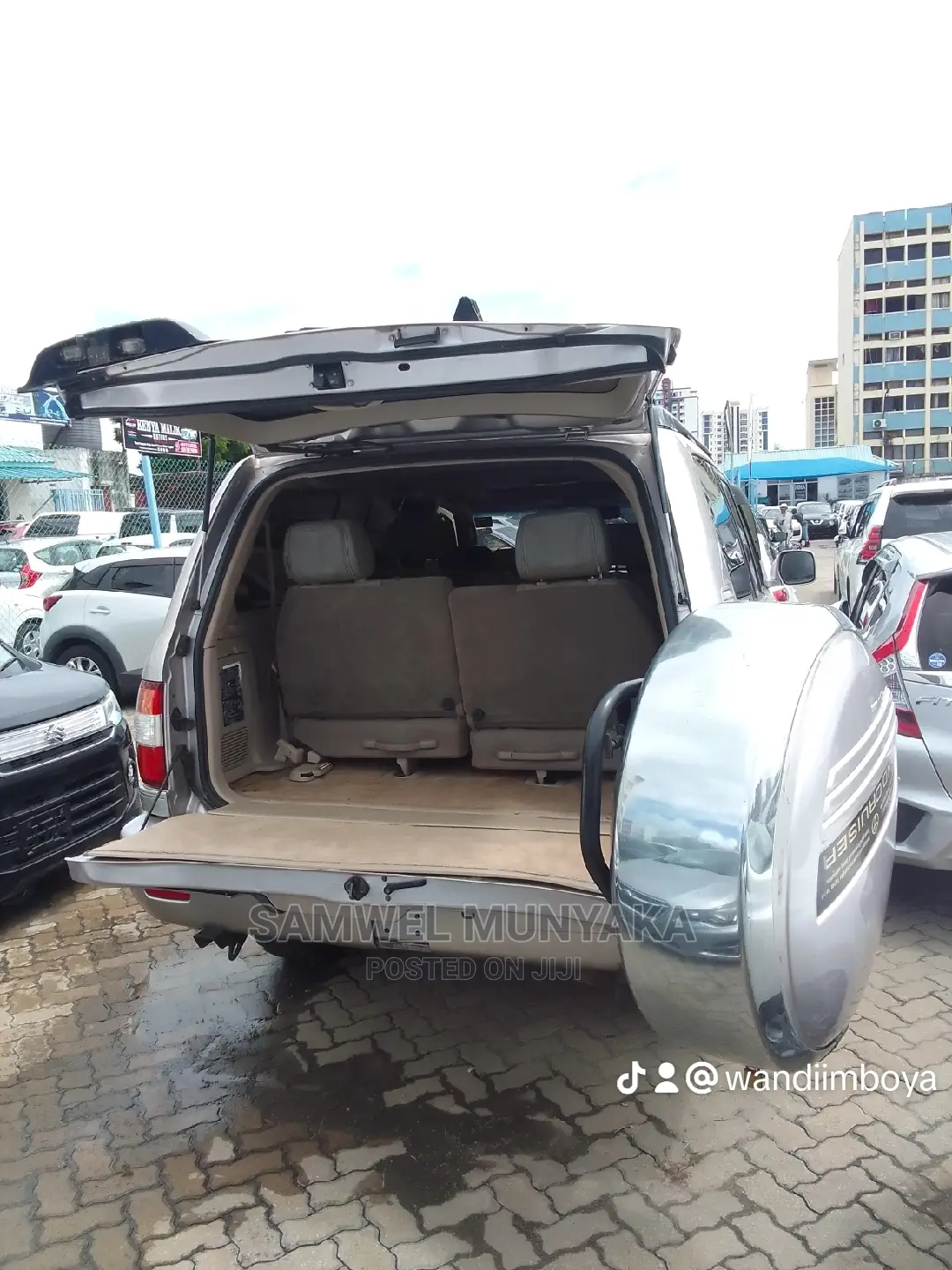Toyota Land Cruiser HDJ 100 2002 Silver
