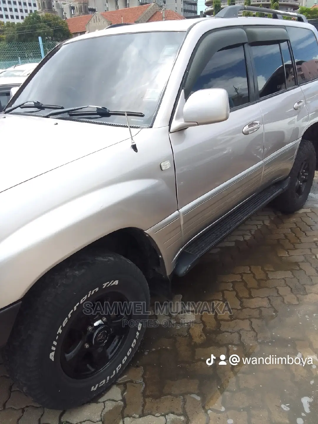 Toyota Land Cruiser HDJ 100 2002 Silver