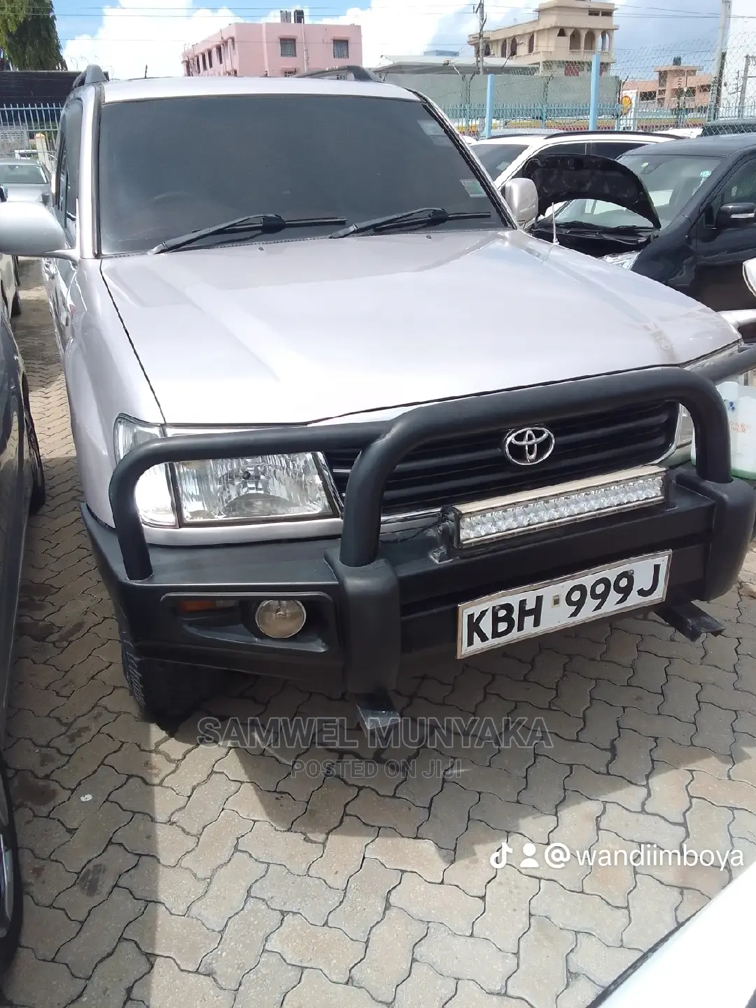Toyota Land Cruiser HDJ 100 2002 Silver