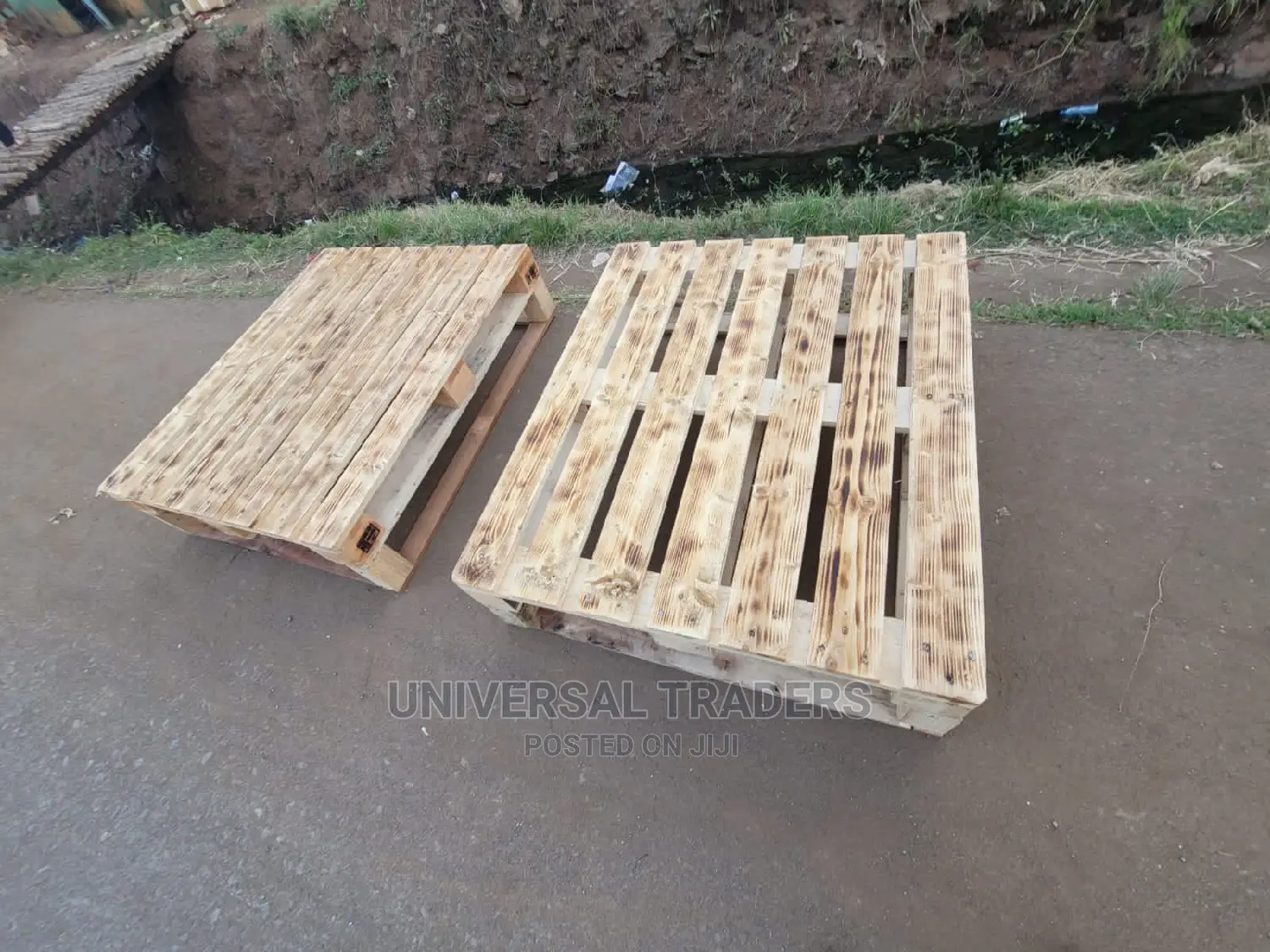 Pallets - Torched Wooden Pallets Bed - 4*6ft Pallet Bed