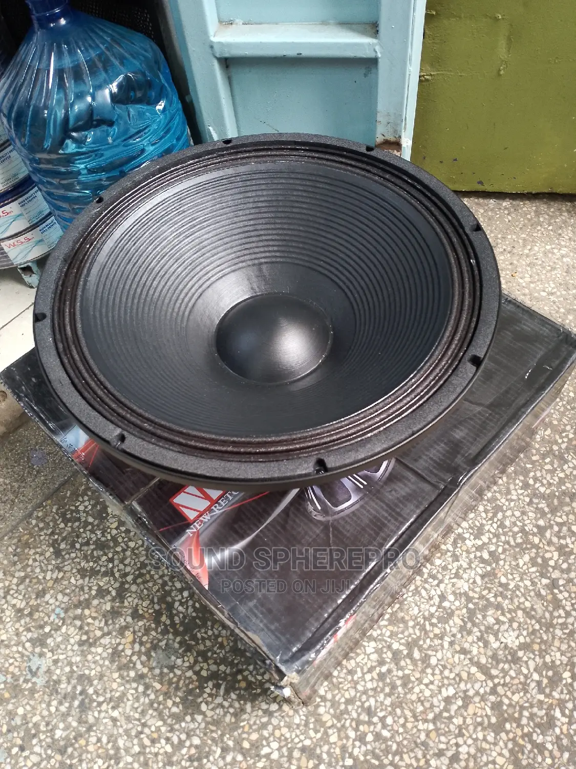 NR 18WF835 Bass Speaker