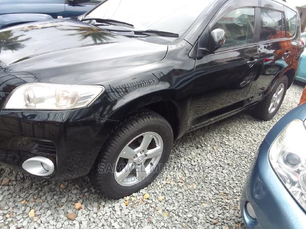 Toyota Vanguard 2012 Black