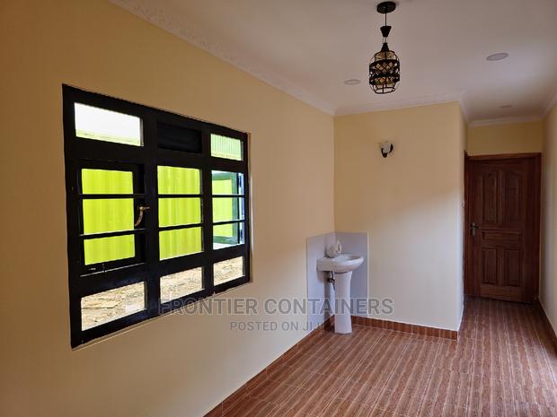 40ft Container Home 1bedroom - thumbnail 6