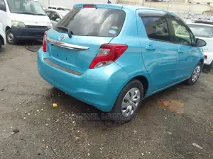 Toyota Vitz 1.3 AWD 5dr 2016 Blue