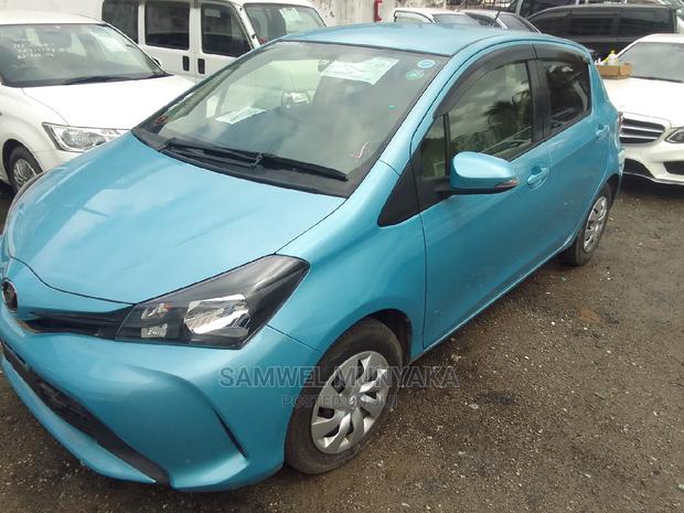 Toyota Vitz 1.3 AWD 5dr 2016 Blue