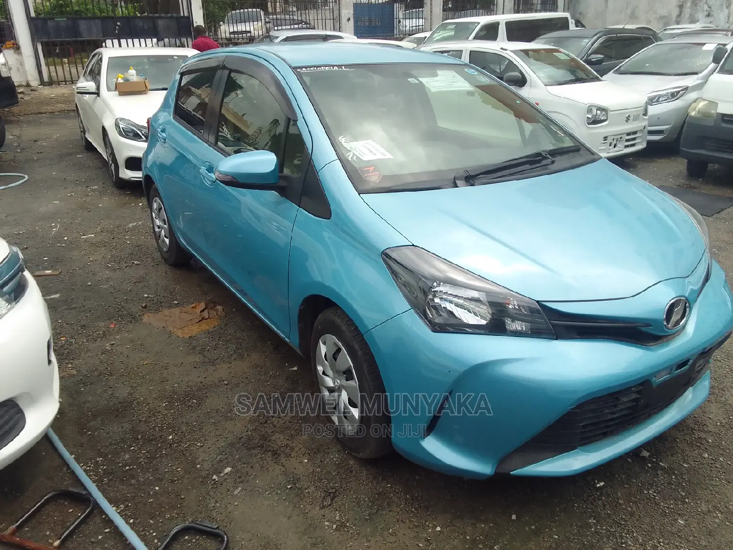 Toyota Vitz 1.3 AWD 5dr 2016 Blue