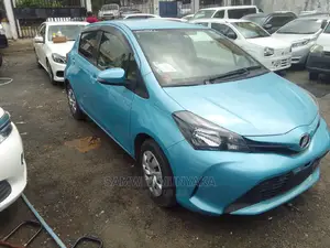 Toyota Vitz 1.3 AWD 5dr 2016 Blue