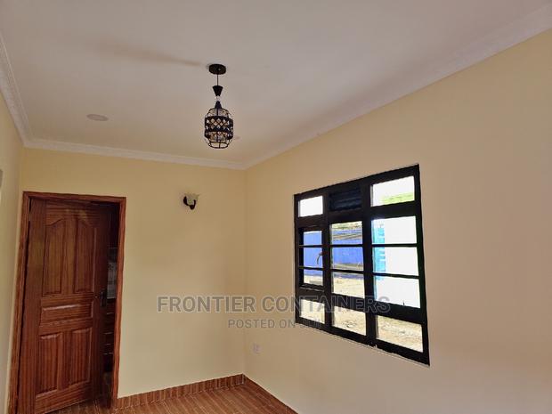 40ft Container Home 1bedroom - thumbnail 8