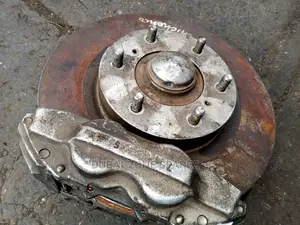 Front Wheel Hubs Mitsubishi Pajero 2014-2021.
