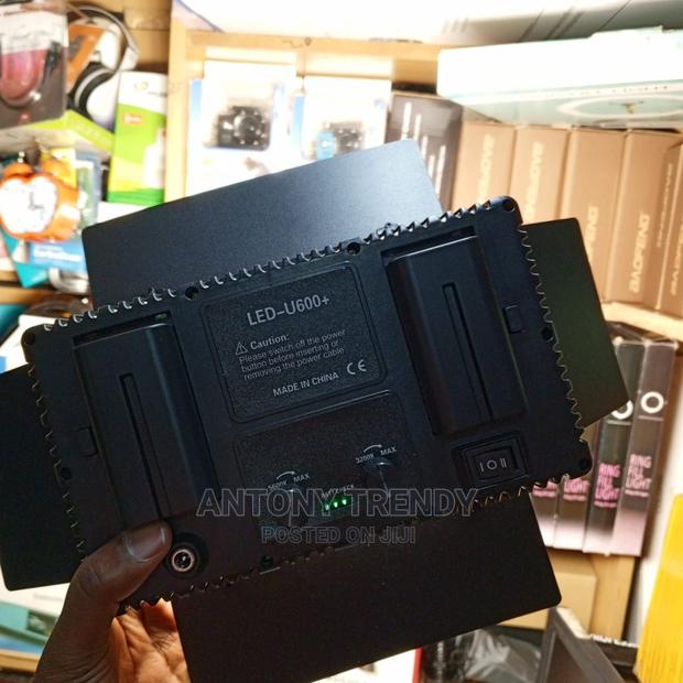 U600 Lighting With 2.1 Tripod And Two Batteries - main view