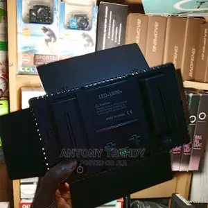 Generic LED 600 VIDEO LIGHT With Tripod Stand and Batteries