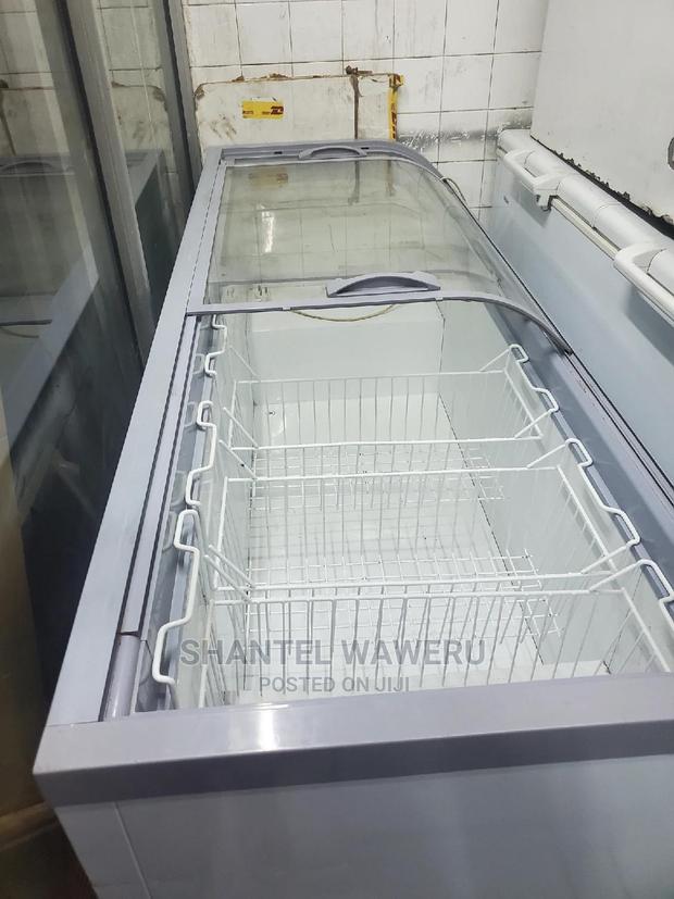 800 Litres Display Freezer - thumbnail 3
