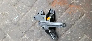 Suzuki Alto Gearbox Mount