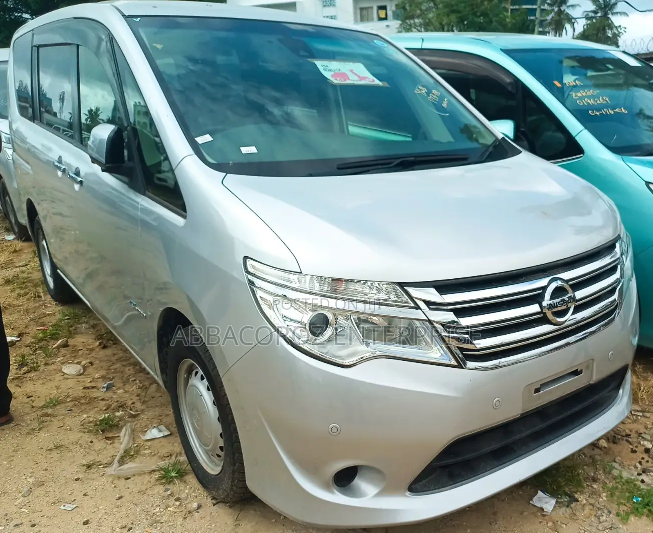 Nissan Serena 2016 Silver