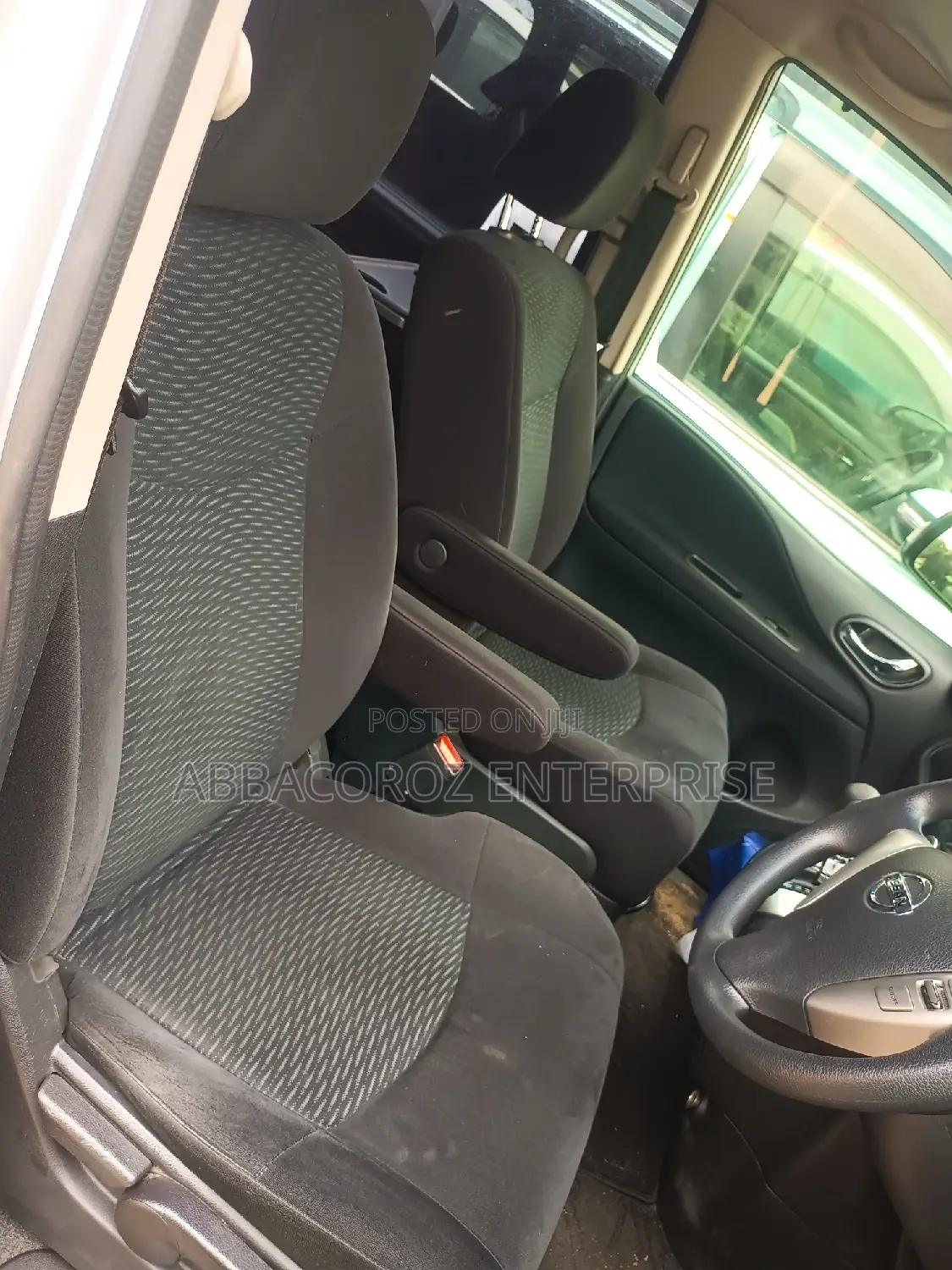 Nissan Serena 2016 Silver