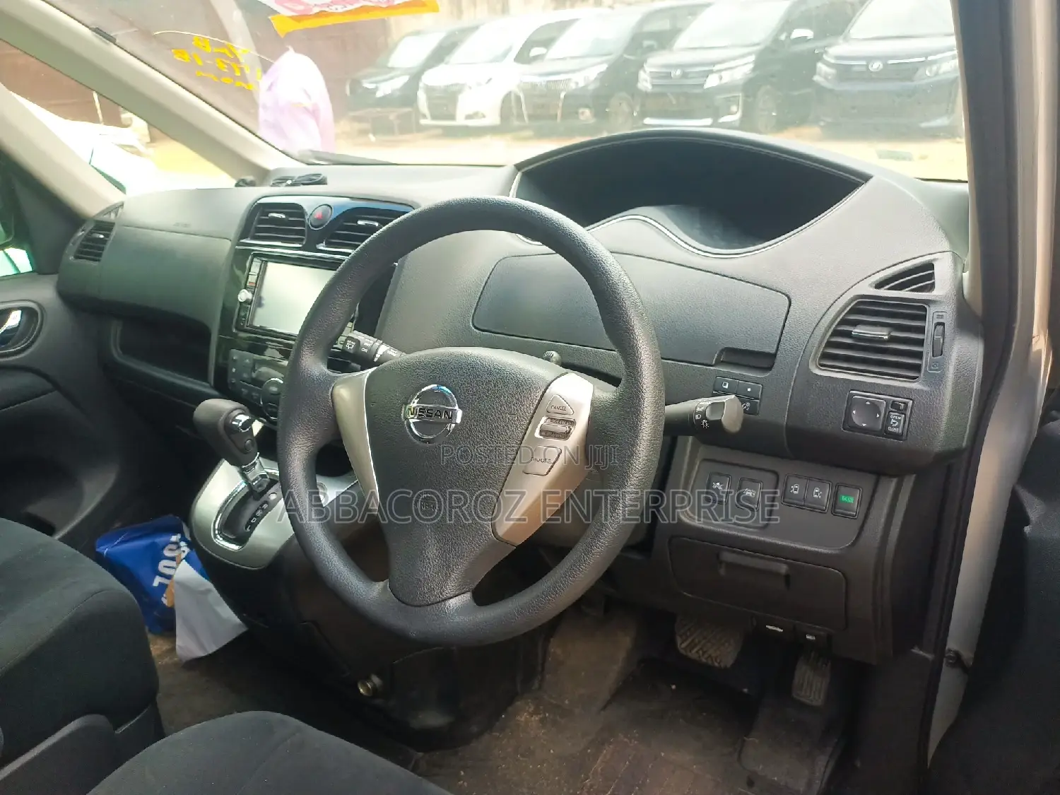 Nissan Serena 2016 Silver